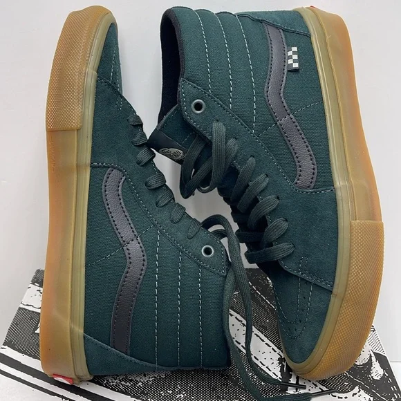 Vans Men’s Skate Sk8-Hi Green/Gum
VN0A2Z3317P
Sneakers - Picture 11 of 16